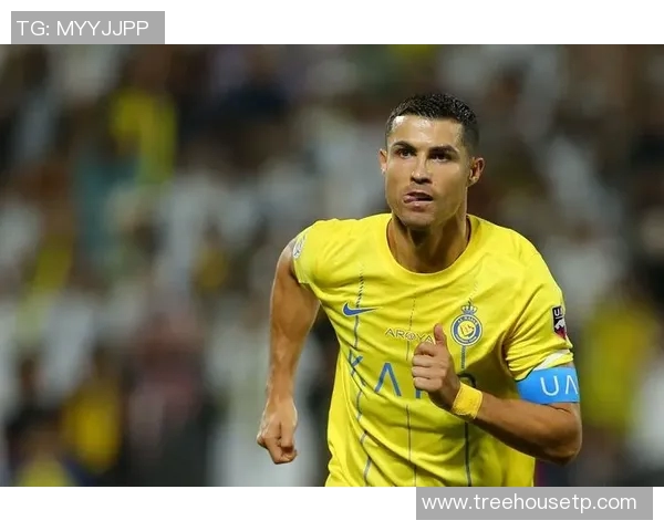 足球明星佩戴手环的时尚风潮与运动精神的完美结合